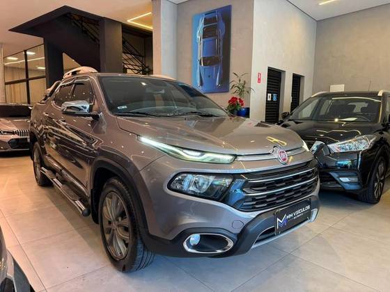 FIAT TORO 2.0 16V TURBO DIESEL RANCH 4WD AT9 FIAT TORO 2.0 16V TURBO DIESEL RANCH 4WD AT9